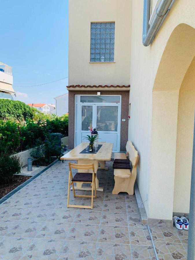 Apartments Mirela ヴォディツェ エクステリア 写真