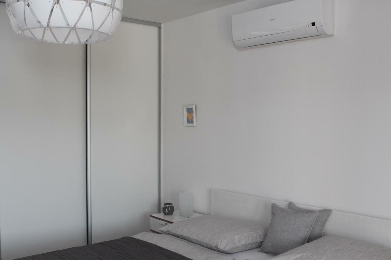 Apartments Mirela ヴォディツェ エクステリア 写真